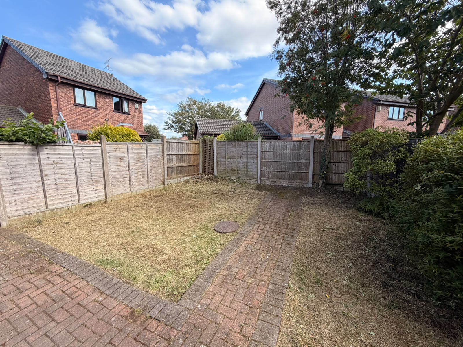 Front driveway – cleared by Parallel Property Services